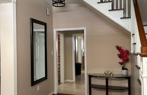 Mosby House | Spacious 3-bedroom home near numerous attractions in beautiful Richmond.
