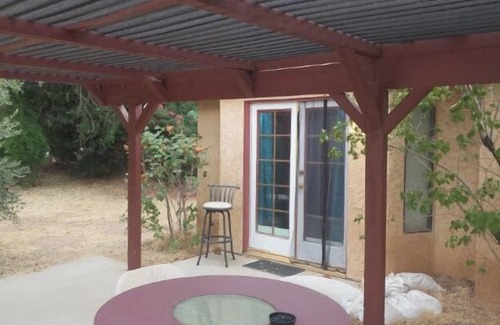 Hesperia House | Spacious 3 bedroom house with WiFi and AC in charming Hesperia