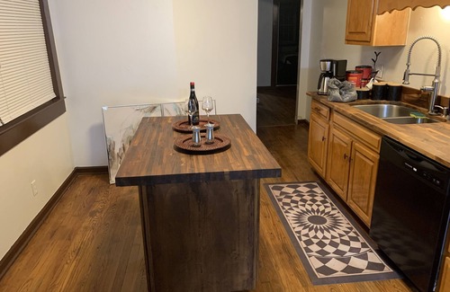 East Chattanooga House | Spacious 3 bedroom single family, cabin feel central located in Chattanooga,