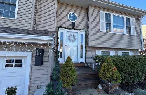 Cranston Apartment | Spacious 3-bedroom with AC and WiFi in charming Cranston