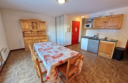 Valfrejus Apartment | Spacious 3-room apt + cabin, 10 ppl, central location, Valfréjus