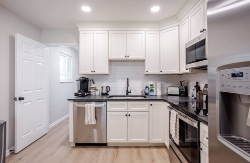 Mount Washington House | Spacious 3B Ranch by Mercy Anderson, 15 min to DT