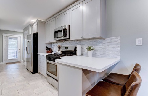 Northside House | Spacious 3BD/2BA - Fenced Yard, WiFi & W/D & Pet Friendly