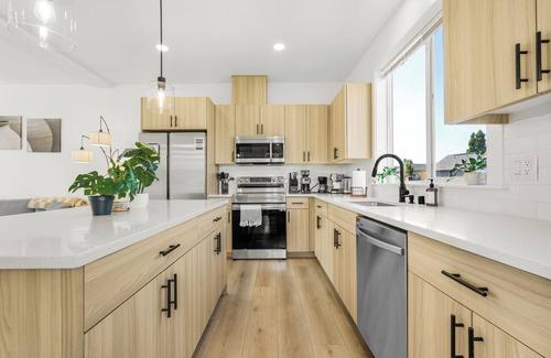 Vancouver House | Spacious 3BDRM Family Estate Near DWTN & PDX