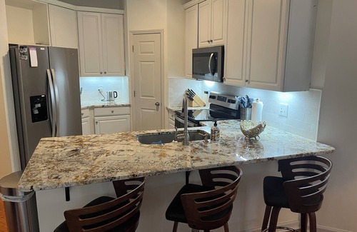 Edgehill Farm Condo | Spacious 3bdrm lake view condo close to EVERYTHING!