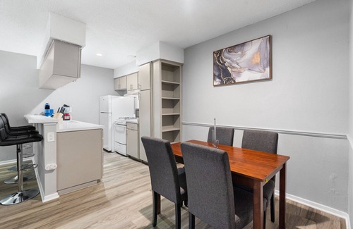 North University Apartment | Spacious 3BR/2BA next to UT 3075