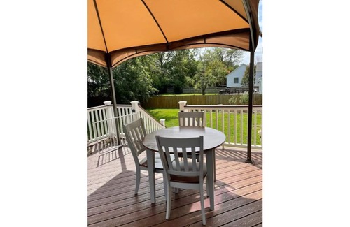 Herndon Boat Rental | Spacious 3Br/2Bth close to INOVA & Reston Hospitals, DC, and Dulles airport