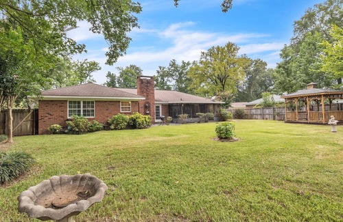 Columbus House | Spacious 3BR | Azalea Retreat | Columbus Comfort