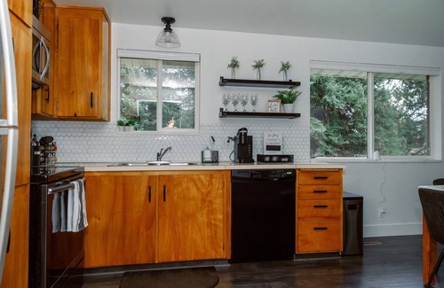 Logan House | Spacious 3br Main Floor Unit Near USU and Downtown