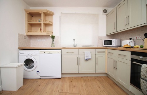Grangetown House | Spacious 3BR On Cardiff Bay| Free Parking| Weekly & Monthly Discounts