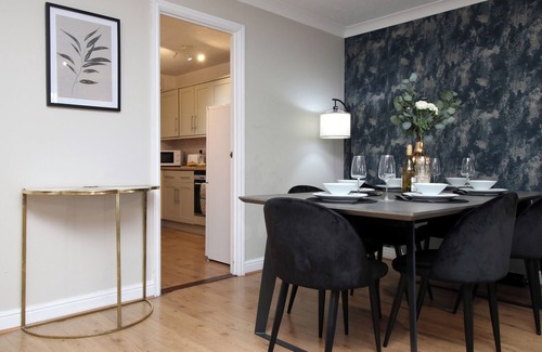 Grangetown House | Spacious 3BR On Cardiff Bay| Free Parking| Weekly & Monthly Discounts