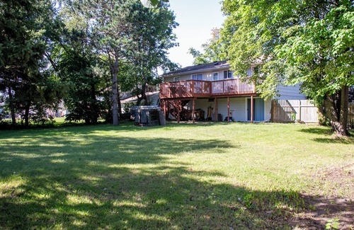 Brooklyn Park House | Spacious 3BR w/Garage & Yard with AC, WiFi