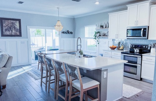 St. Augustine House | Spacious 4 bed 4 bath house with community pool & gym in charming St. Augustine