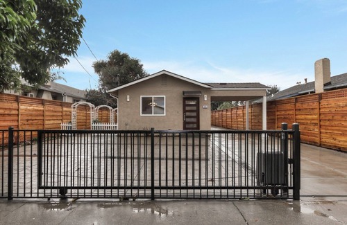 San Jose House | Spacious 4 Bd 4 Ba home close to all the best of San Jose