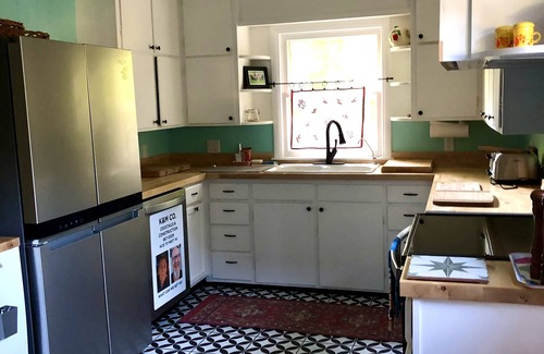 Riverside House | Spacious 4 BDR/3 BA 2 Acre property one minute from Lake Michigan-Dog Friendly!