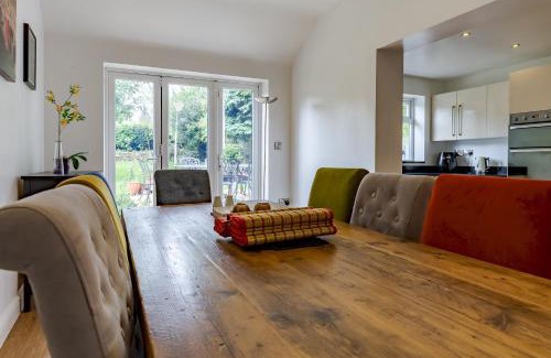 Moseley House | Spacious 4-Bed Family Home with Garden Parking Pass the Keys