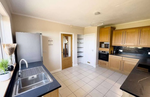 Mealsgate House | Spacious 4-Bed Lake District Getaway for Groups