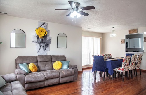 Antioch House | Spacious 4-bedroom house with WiFi and AC in vibrant Nashville