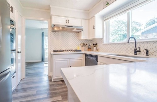 Meadows Place House | Spacious 4-Bedroom Home w/Game Room – 8 Min from Sugar Land Town Square!
