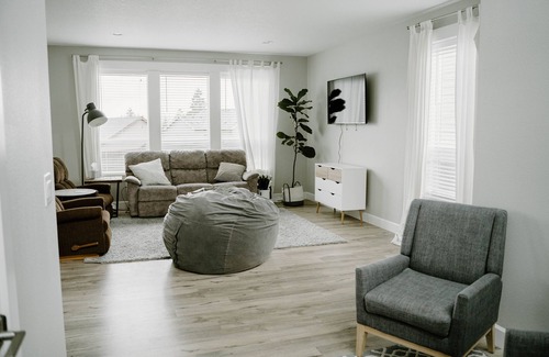 Carrolls House | Spacious 4 bedroom home in quiet neighborhood, family friendly!