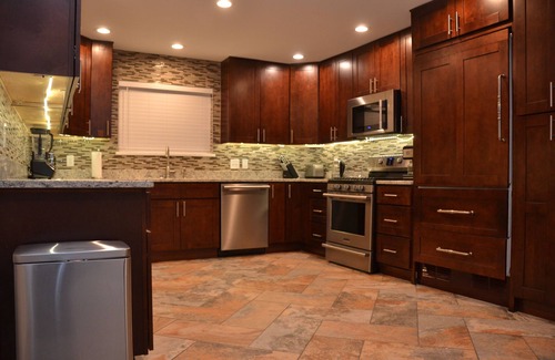 Roswell House | Spacious 4 Bedroom Home Centrally Located in Downtown Roswell