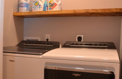 Roswell House | Spacious 4 Bedroom Home Centrally Located in Downtown Roswell