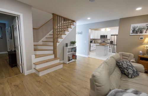 Hartford House | Spacious 4-bedroom house near Schafer Lake minutes off I-94. High Speed Wi-Fi.