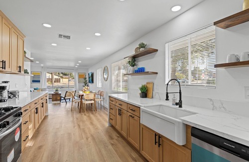Redlands House | Spacious 4-bedroom house in gorgeous Redlands with Pool& BBQ