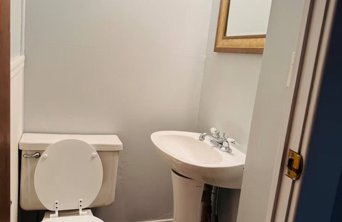 North Buffalo House | Spacious 4-bedroom House Near UB & Niagara Falls