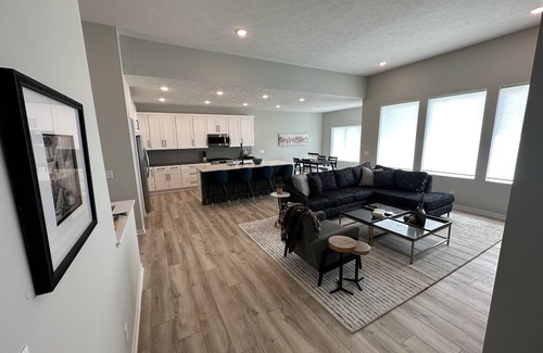 Elkhorn House | Spacious 4-Bedroom House with 3 Bathrooms in West Omaha.