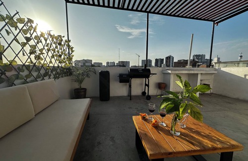 Tejada Alta House | Spacious 4-bedroom house with WiFi, fitness room in fabulous Lima