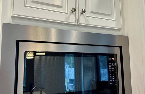 Auburn House | Spacious 4 Bedroom House in Auburn- Located 3.1 miles from AU Stadium