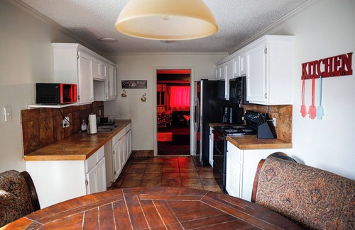 Southgate House | Spacious 4-bedroom Red Raider themed house with AC and WiFi in fantastic Lubbock