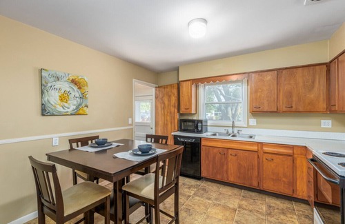 Billings House | Spacious 4 bedroom residential at Burlington Park