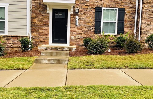 Stallings House | Spacious 4-bedroom townhome in charming Matthews