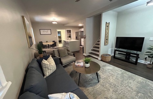 Pendleton Heights House | Spacious 4-bedroom house in Historic neighborhood, Pendleton Heights, WiFi