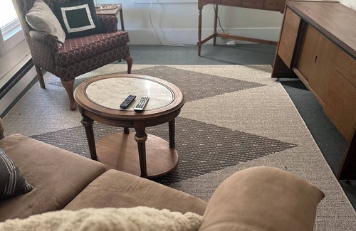 Plattsburgh Apartment | Spacious 4-bedroom apartment with AC, WiFi in charming Plattsburgh