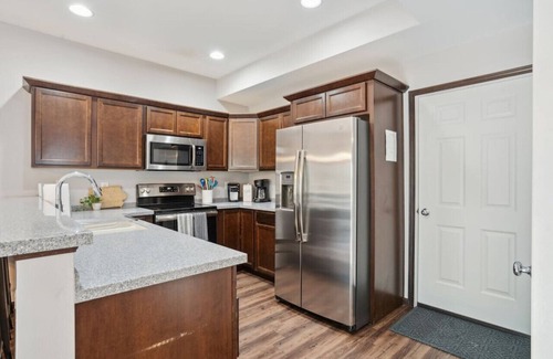 Tiffin House | Spacious 4 BR Home Convenient Location