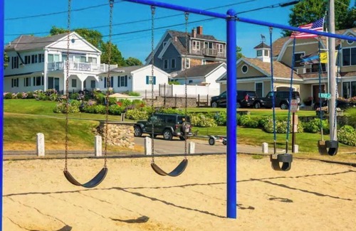 Buzzards Bay House | Spacious 4 BR Retreat near Water Wizz, Pond & Beaches - Perfect Family Getaway!