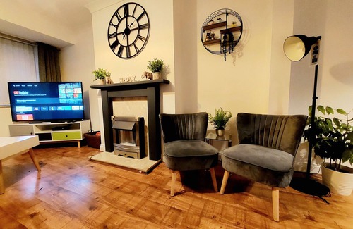 Newcastle-upon-Tyne House | Spacious 4bed House+free Parking+wifi+10 min to Newcastle International Airport