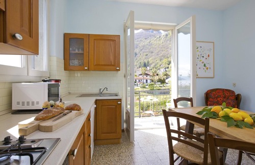 Cannero Riviera Apartment | Spacious 4½-room apartment with garden with barbecue and balcony