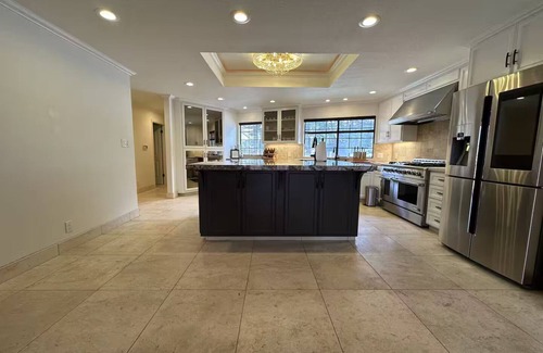 Half Moon Bay House | Spacious 4300 sq ft Bay Escape – On Golf Course & Near to Beach and Trials