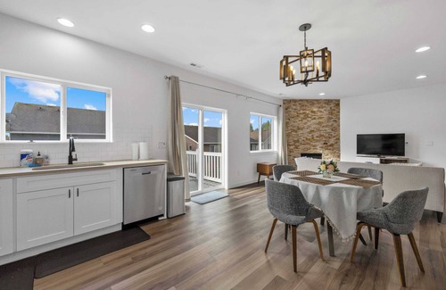 Bothell House | Spacious 4B｜30-Day Minimum Stay｜Pet-friendly｜1st Floor BR｜Flex-Lease #41847