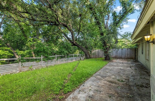 South Manchaca House | Spacious 4Bed Home in South Atx! Monthly Rental!