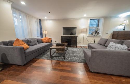 Manhattan Valley Apartment | SPACIOUS 4BR 2BA apt WITH PRIVATE OUTDOOR SPACE UWS