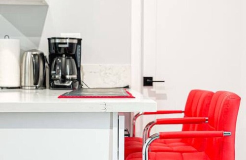 Burbank House | Spacious 4BR- 4BA in Hollywood - Ful2-Bur