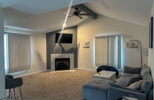 Sterling Heights House | Spacious 4BR Home w/WiFi & A/C – Family-Friendly Stay in Sterling Heights