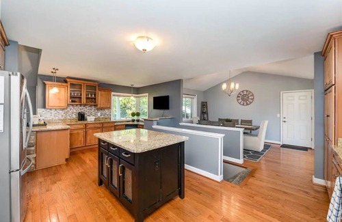 Fairfield House | Spacious 4BR Ranch w Hot Tub in Quiet Neighborhood