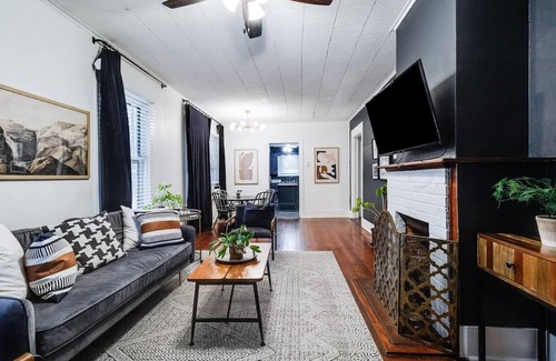 Freetown - Port Rico House | Spacious 4BR Retreat in the Heart of Lafayette
