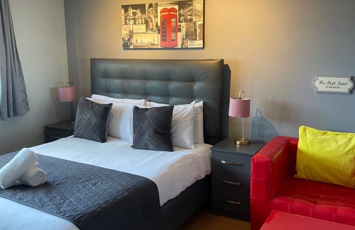 Wolverhampton House | Spacious 5-Bed House perfect for long stay